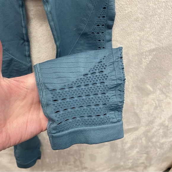 Gymshark Energy Seamless Leggings Blue Holes Perforated Women’s small cropped - Picture 7 of 9